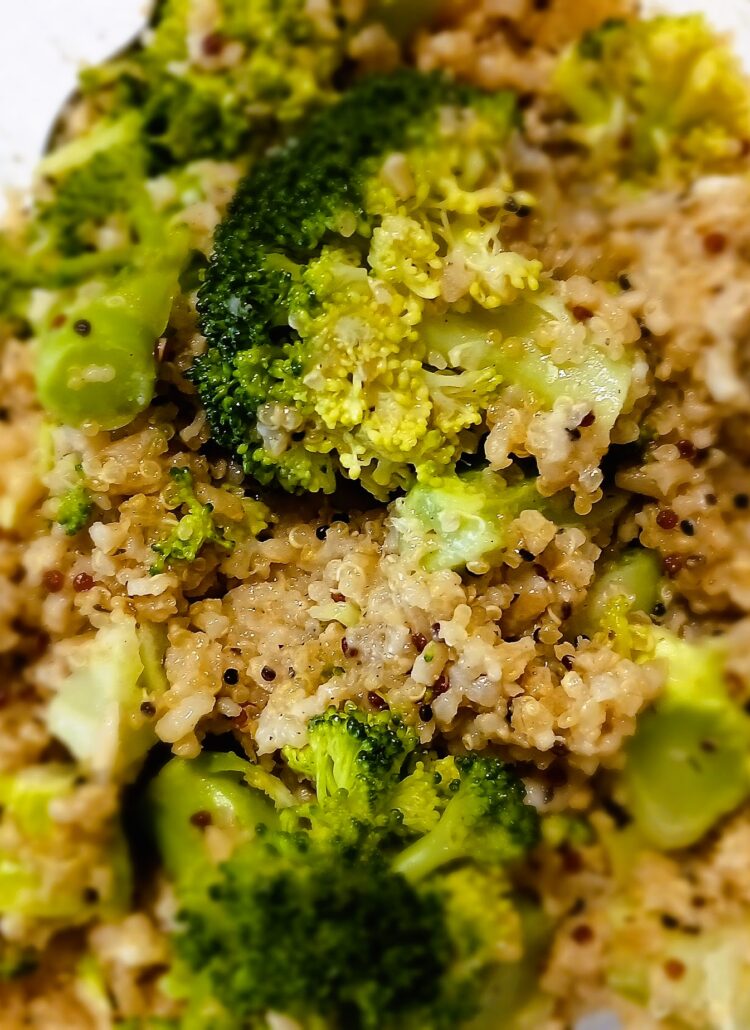 Easy Broccoli and Cheese Quinoa Bowl-Vegan