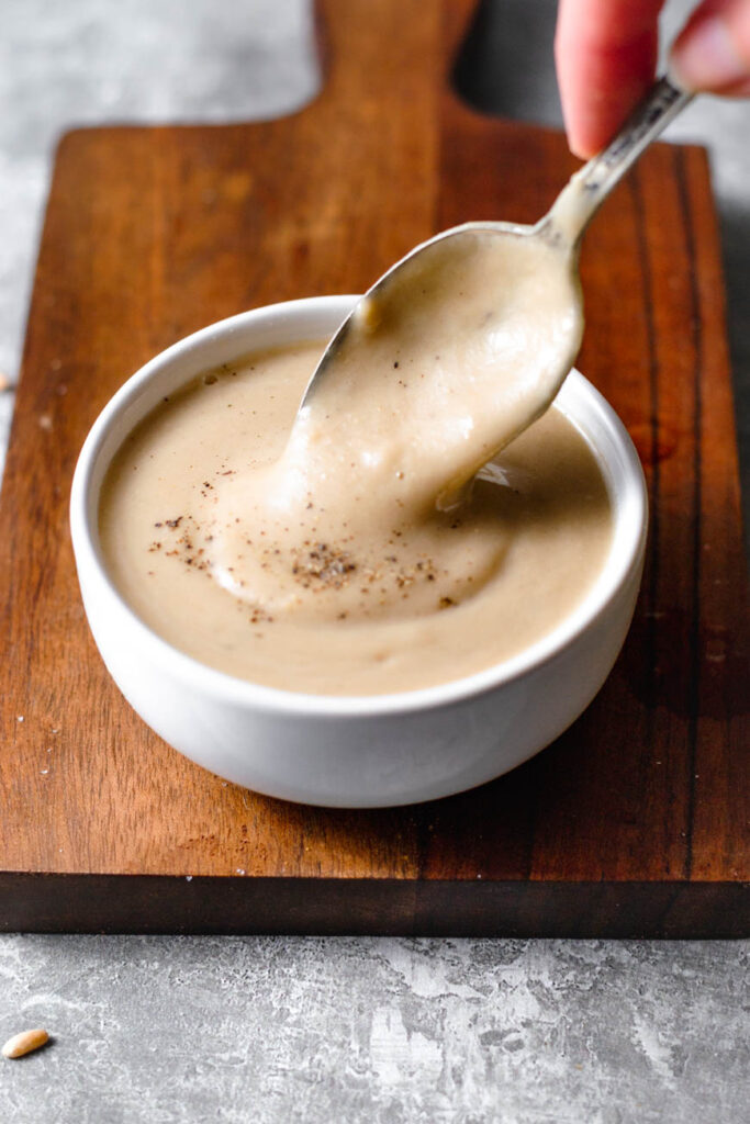tahini sauce from https://tyberrymuch.com/